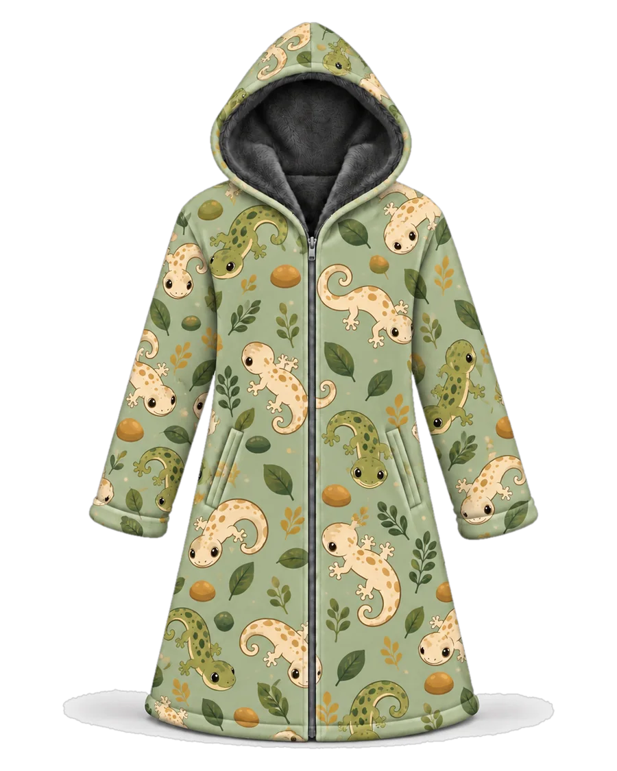 Leopard Gecko hoodie blanket dream cloak, zip-up wearable blanket with sherpa lining – front view